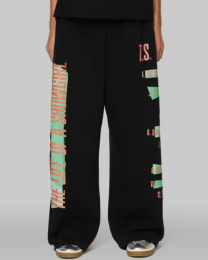 Alternative view of The Life of a Showgirl Tracklist Black Sweatpants